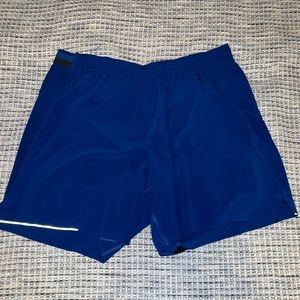 Men’s Lululemon Surge 6” Linerless shorts.